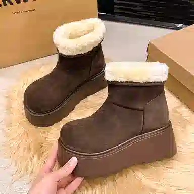 依米奴 绒面 高颜值  加绒舒适 降温保暖 小个子增高 显瘦 两穿 时尚潮流 低调百搭 日常通勤 轻便柔软 一脚蹬 雪地靴 女