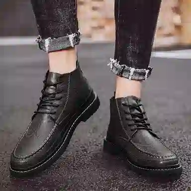 依米奴 高颜值 英伦风 经典复古 高级感 年轻 时尚潮流 脚感舒适 低调百搭 日常通勤 职场 简约帅气 轻便柔软  马丁靴 男款