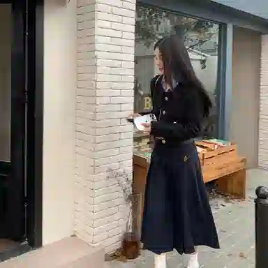 桴生 韩系法式经典融合的秋冬通勤个性短款时尚上衣截短外套 女款