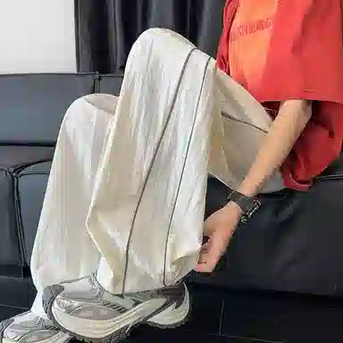 哲源 美式高街复古冰丝凉感侧边竖纹设计速干宽松百搭舒适亲肤透气户外运动街头痞帅直筒阔腿垂感休闲裤 男女同款