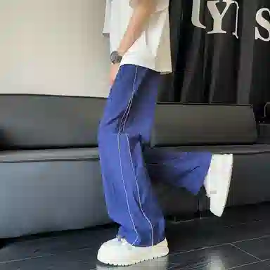 哲源 美式高街复古冰丝凉感侧边竖纹设计速干宽松百搭舒适亲肤透气户外运动街头痞帅直筒阔腿垂感休闲裤 男女同款