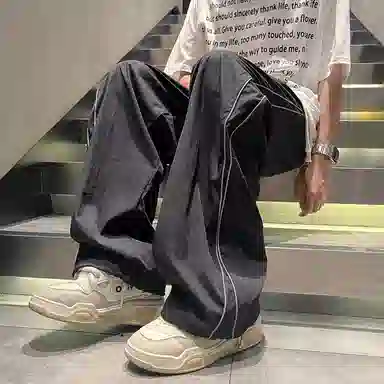 哲源 美式高街复古冰丝凉感侧边竖纹设计速干宽松百搭舒适亲肤透气户外运动街头痞帅直筒阔腿垂感休闲裤 男女同款