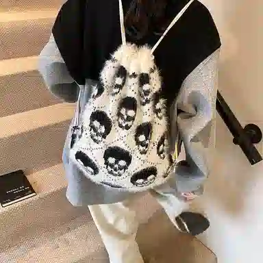 垣途者 小众个性简约百搭 毛绒 双肩包 女款 多个骷髅/单个大骷髅