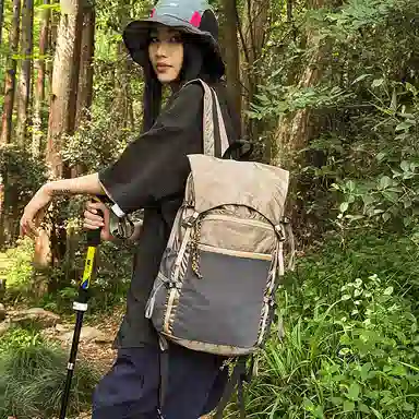 垣途者 轻便大容量翻盖旅行 尼龙 双肩包 男女同款情侣款 多色