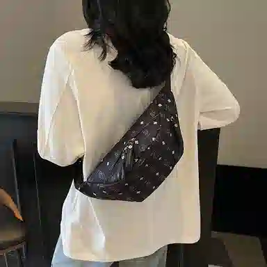 垣途者 日常通勤时尚高级感满印花 布 单肩斜挎包腰包 常规 男女同款情侣款 多色