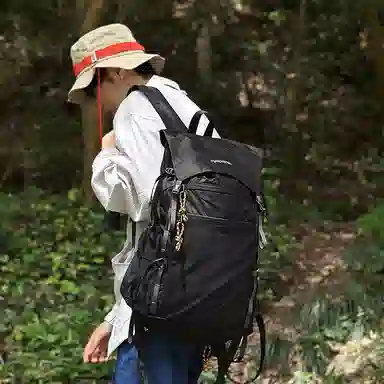 垣途者 轻便大容量翻盖旅行 尼龙 双肩包 男女同款情侣款 多色