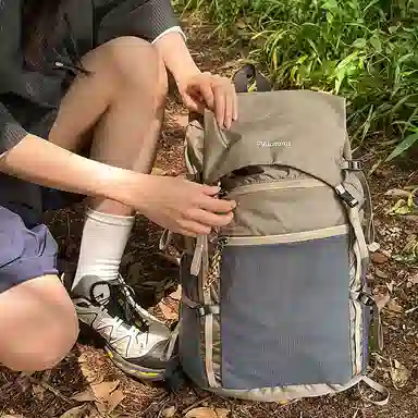 垣途者 轻便大容量翻盖旅行 尼龙 双肩包 男女同款情侣款 多色