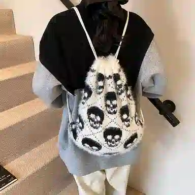 垣途者 小众个性简约百搭 毛绒 双肩包 女款 多个骷髅/单个大骷髅