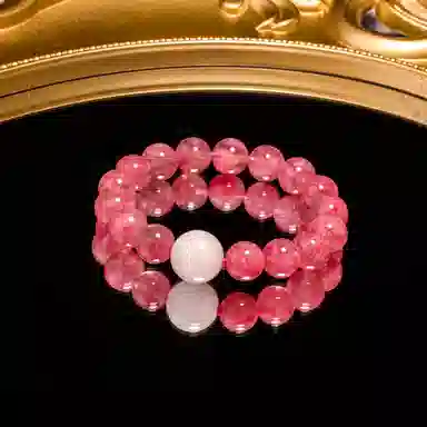 一世倾 桃花朵朵粉色浪漫本命年转运招桃花旺人缘国潮新中式甜美可爱精美礼盒精致简约百搭好运天然 草莓晶 手串 男女同款情侣款