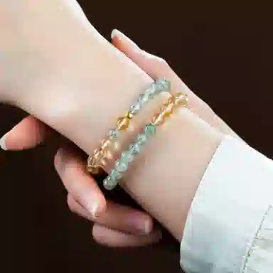 一世倾 轻奢小众设计高级感绿色小清新日复一日简约百搭气质时髦日常通勤转运礼盒氛围感#好运天然 绿发晶 水晶手串 男女同款情侣款