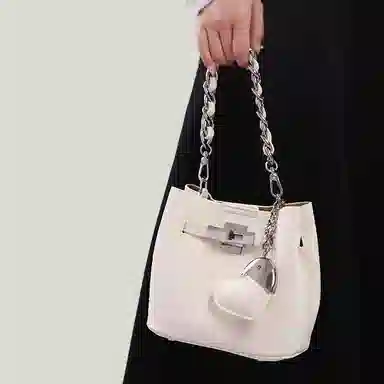 BUHOWE Matte Chain Bucket Bag