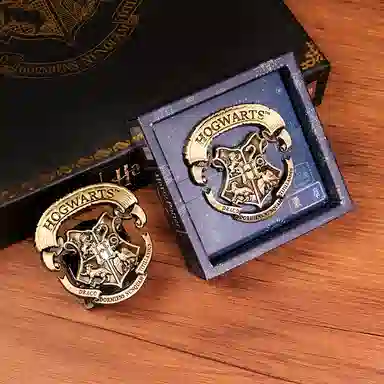 Harry Potter Hogwarts Metal Badge