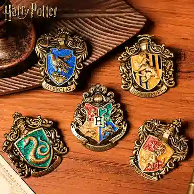Harry Potter Hogwarts Crest Badge