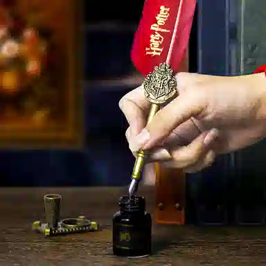 Harry Potter Feather Pen Gift Set