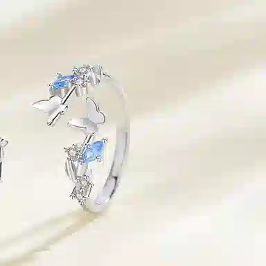 925
