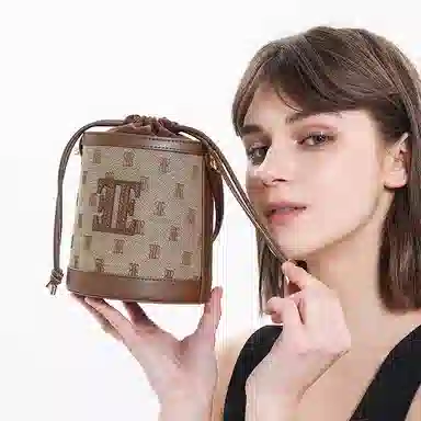 ELLE
