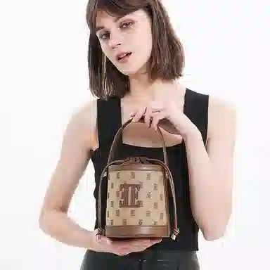 ELLE