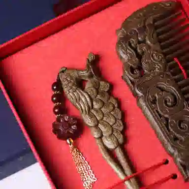 書卓 【牡丹富贵】 婚嫁古典优雅 传统手工 国风潮流 名贵木材 自带香气 原创设计 保真小叶桢楠 楠木 木梳簪子 女款