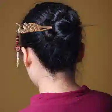 書卓 【牡丹富贵】 婚嫁古典优雅 传统手工 国风潮流 名贵木材 自带香气 原创设计 保真小叶桢楠 楠木 木梳簪子 女款