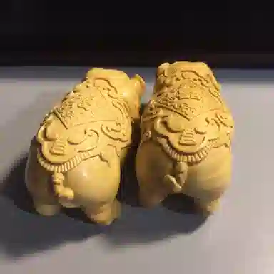 書卓 福猪小众设计 新中式国风气质 高级感 黄杨木 摆件 男女同款情侣款