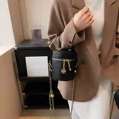 PINK·LAND Chain Bucket Bag