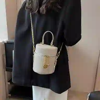 PINK·LAND Chain Bucket Bag