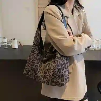 PINKLAND ins