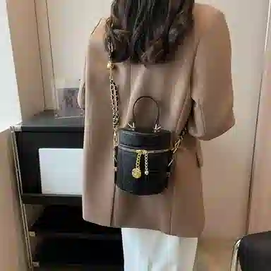 PINK·LAND Chain Bucket Bag