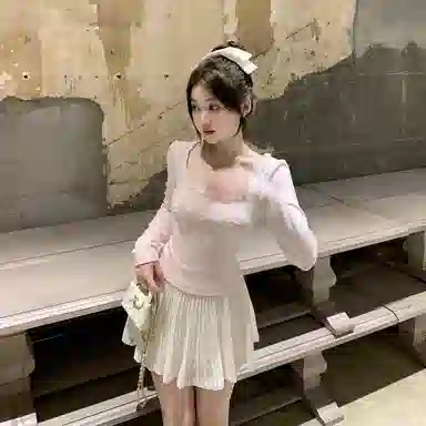 YGPRW U-Neck Lace Cat Top