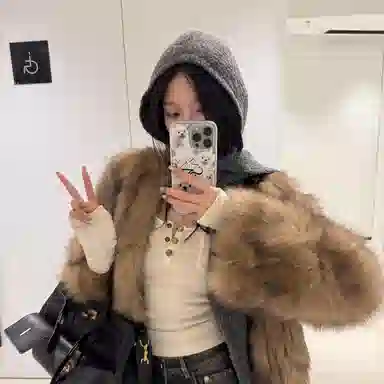 YGPRW U-Neck Pocket Long Sleeve Tee