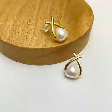 925