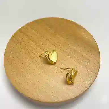 925