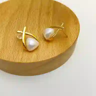 925