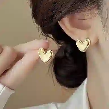 925