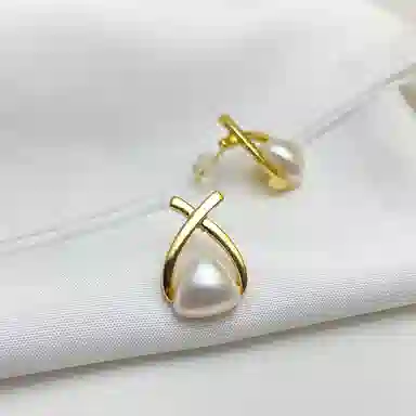 925