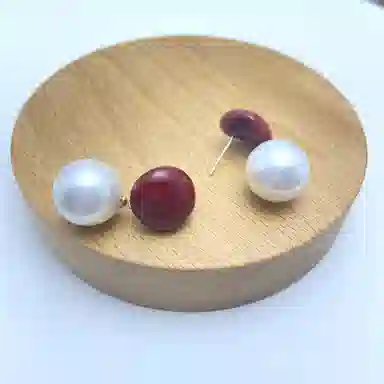 925