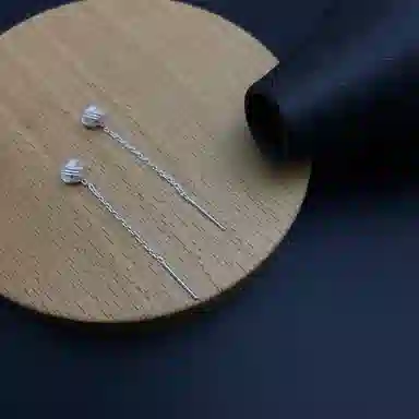 925
