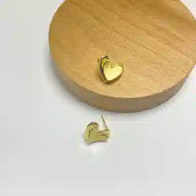 925