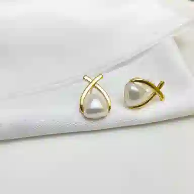 925