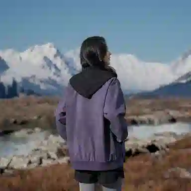 SNOW FLYING