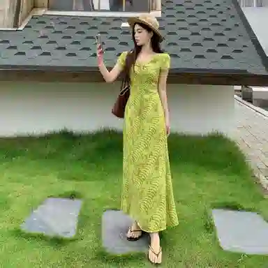 COMMA GIRL MMV