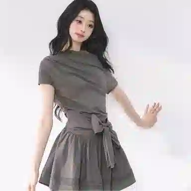 COMMA GIRL