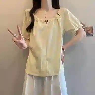 COMMA GIRL T