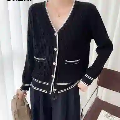 COMMA GIRL MMV2025