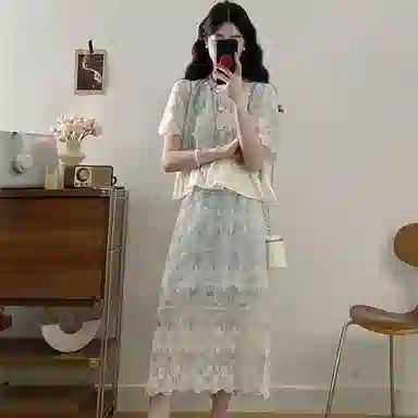 COMMA GIRL
