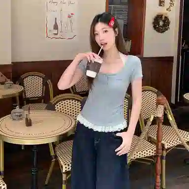 COMMA GIRL T
