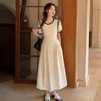 COMMA GIRL
