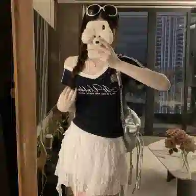 COMMA GIRL MMT