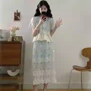 COMMA GIRL