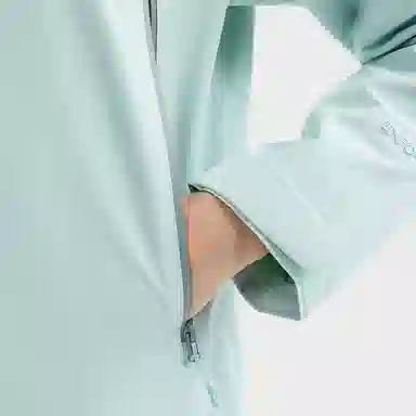 企鹅  春秋情侣防水纯色常规长袖连帽宽松型  户外远足 防雨防风冲锋衣 男女同款